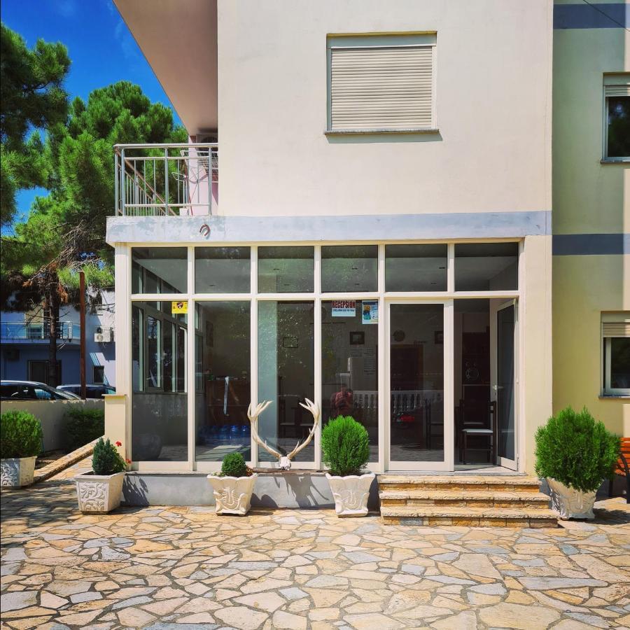 Hotel Gonaj Velipoje Exterior photo